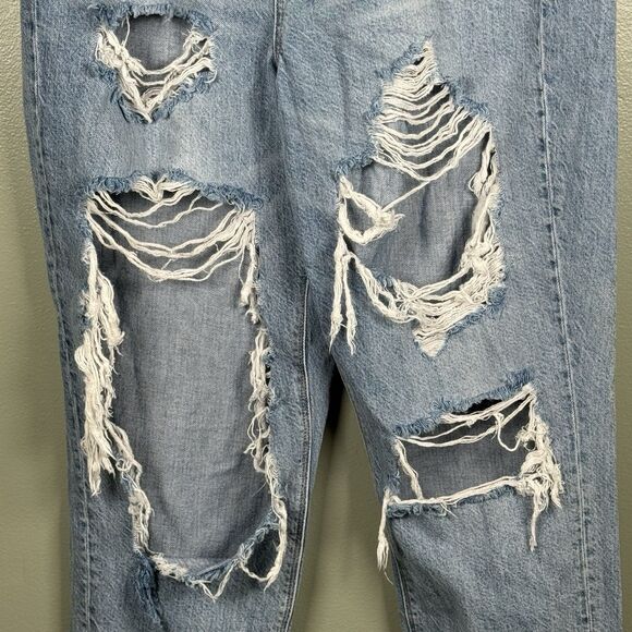 AMERICAN EAGLE Distressed Highest Rise Mom Jean Women's‎ Size 14 Regular - Picture 4 of 13